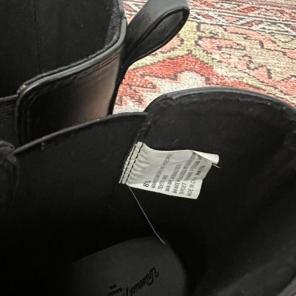 Universal Thread - Black Chelsea Boots - size 8.5 - perfect condition - Picture 2 of 4